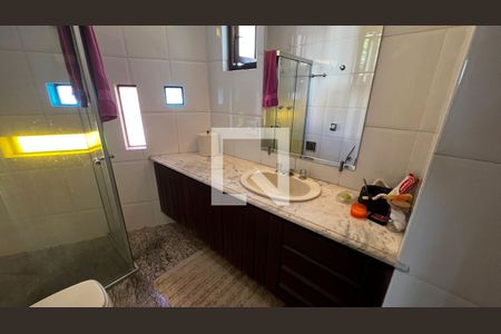 Casa à venda com 385m², 4 quartos e 5 vagasBanheiro