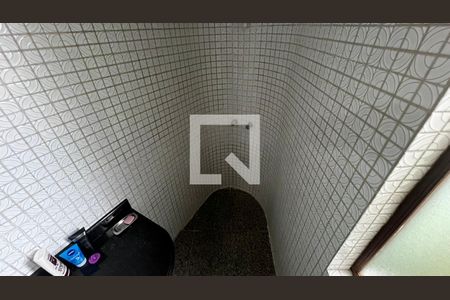 Casa à venda com 385m², 4 quartos e 5 vagasBanheiro quarto 3