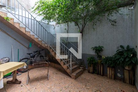 Casa à venda com 243m², 4 quartos e 2 vagasQuintal