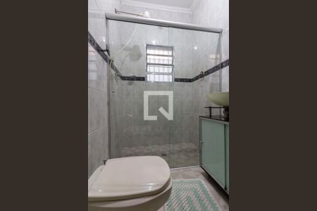 Banheiro de casa à venda com 4 quartos, 243m² em Parque Guarani, São Paulo