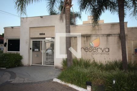 Apartamento à venda com 50m², 2 quartos e 1 vaga Apartamento à venda com 50m², 2 quartos e 1 vagaFachada e portaria