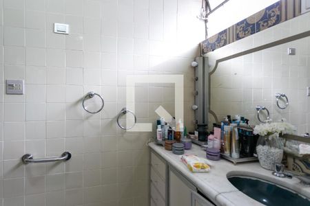 Apartamento à venda com 240m², 4 quartos e 2 vagasBanheiro da Suíte