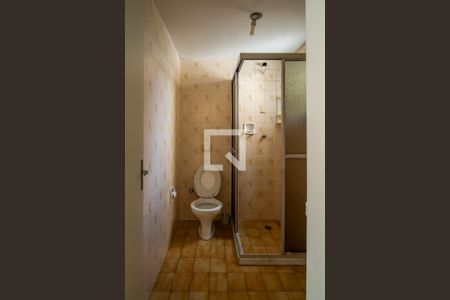 Banheiro de apartamento para alugar com 1 quarto, 42m² em Azenha, Porto Alegre