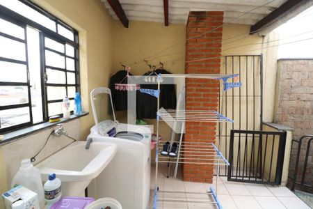 Casa à venda com 100m², 3 quartos e 1 vagaÁrea de Serviço
