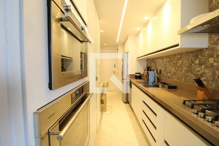 Apartamento à venda com 161m², 3 quartos e 3 vagasCozinha