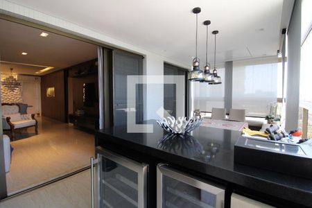 Apartamento à venda com 161m², 3 quartos e 3 vagasVaranda