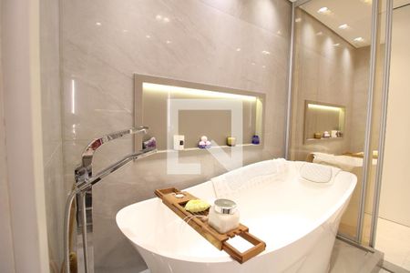 Apartamento à venda com 161m², 3 quartos e 3 vagasBanheira