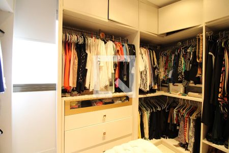 Apartamento à venda com 161m², 3 quartos e 3 vagasCloset Feminino