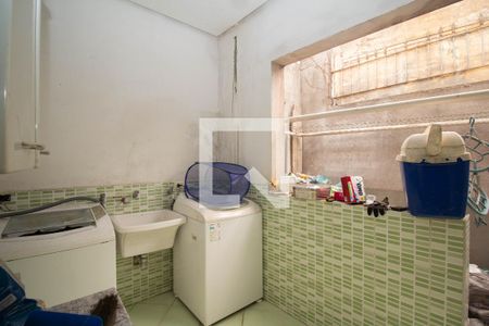 Casa à venda com 240m², 4 quartos e 8 vagasÁrea de Serviço