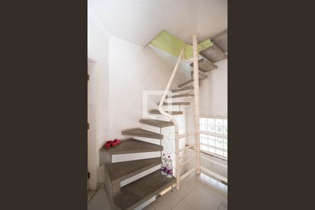 Sala de casa à venda com 4 quartos, 240m² em Vila Palmeiras, São Paulo