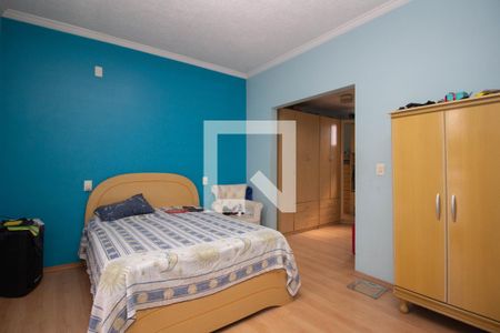 Casa à venda com 240m², 4 quartos e 8 vagasQuarto 2 - Suíte