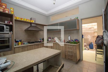 Casa à venda com 240m², 4 quartos e 8 vagasCozinha