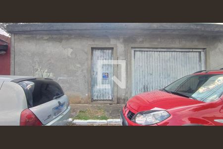 Casa à venda com 240m², 4 quartos e 8 vagasFachada