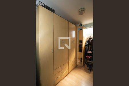 Casa à venda com 240m², 4 quartos e 8 vagasCloset