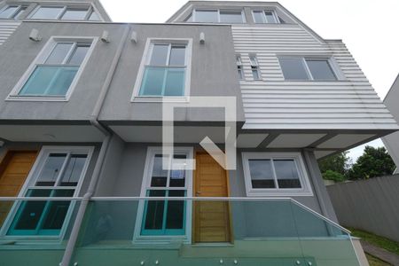 Casa para alugar com 141m², 3 quartos e 1 vaga Casa para alugar com 141m², 3 quartos e 1 vagaFachada