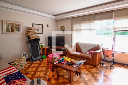 Casa à venda com 270m², 3 quartos e 8 vagasSala