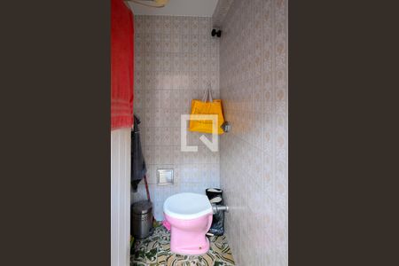 Casa à venda com 270m², 3 quartos e 8 vagasBanheiro de Serviço