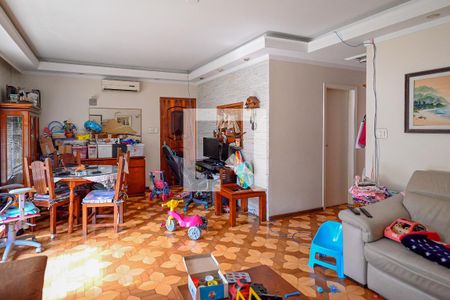 Casa à venda com 270m², 3 quartos e 8 vagasSala