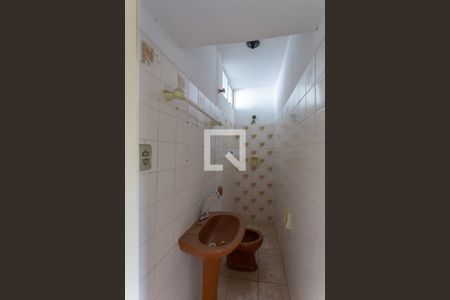 Banheiro de casa para alugar com 1 quarto, 70m² em Cachoeirinha, Belo Horizonte