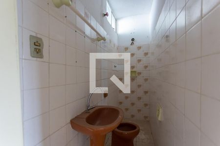 Banheiro de casa para alugar com 1 quarto, 70m² em Cachoeirinha, Belo Horizonte