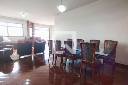 Sala de apartamento para alugar com 4 quartos, 220m² em Osvaldo Rezende, Uberlândia