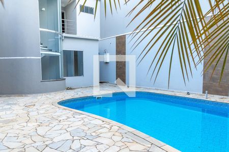 Casa para alugar com 480m², 3 quartos e 5 vagasÁrea Comum-Piscina