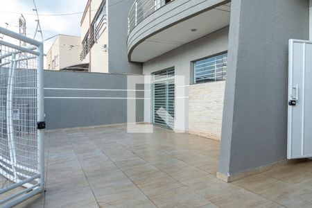 Casa para alugar com 480m², 3 quartos e 5 vagasFrente da Casa-Quintal/Garagem