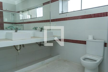 Casa para alugar com 480m², 3 quartos e 5 vagasPiso Superior-Banheiro Suíte 3