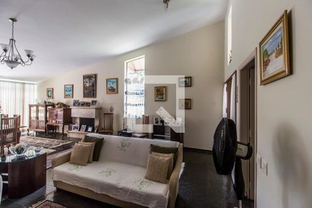 Sala de TV de casa à venda com 4 quartos, 360m² em Alphaville, Santana de Parnaíba