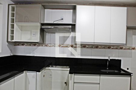 Casa para alugar com 150m², 2 quartos e 6 vagasCozinha