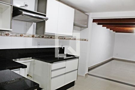 Casa para alugar com 150m², 2 quartos e 6 vagasCozinha