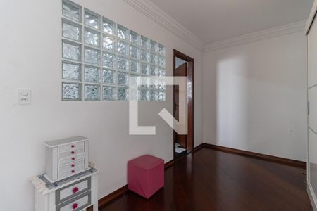 Casa à venda com 120m², 4 quartos e 2 vagasSuíte