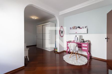 Casa à venda com 120m², 4 quartos e 2 vagasSuíte