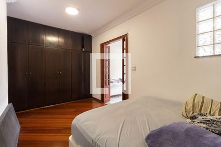 Casa à venda com 120m², 4 quartos e 2 vagasQuarto 2