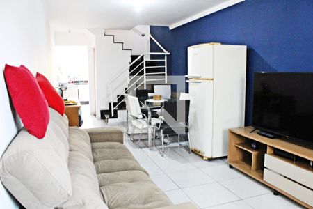 Sala de casa de condomínio à venda com 3 quartos, 120m² em Vila Carmosina, São Paulo