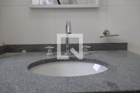 Apartamento para alugar com 57m², 2 quartos e 1 vaga Apartamento para alugar com 57m², 2 quartos e 1 vagaBanheiro da Suíte