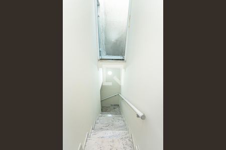 Casa para alugar com 170m², 4 quartos e 2 vagasEscada