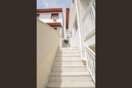 Casa para alugar com 274m², 4 quartos e 2 vagas Casa para alugar com 274m², 4 quartos e 2 vagasEntrada