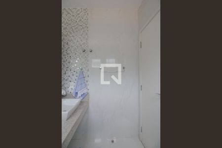 Casa para alugar com 274m², 4 quartos e 2 vagas Casa para alugar com 274m², 4 quartos e 2 vagasBanheiro Suite 1