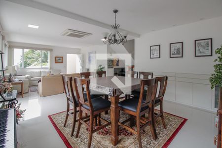 Casa para alugar com 274m², 4 quartos e 2 vagas Casa para alugar com 274m², 4 quartos e 2 vagasSala