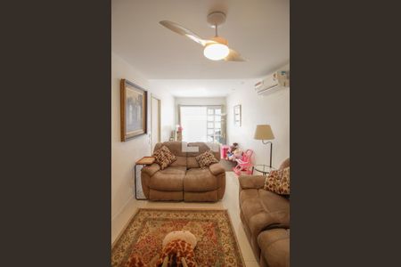 Casa para alugar com 274m², 4 quartos e 2 vagas Casa para alugar com 274m², 4 quartos e 2 vagasQuarto de TV