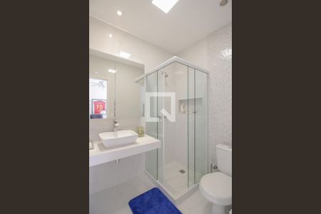 Casa para alugar com 274m², 4 quartos e 2 vagas Casa para alugar com 274m², 4 quartos e 2 vagasBanheiro Suite 2