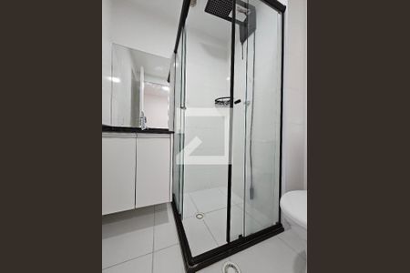 Banheiro de kitnet/studio para alugar com 1 quarto, 29m² em Vila Dom Pedro I, São Paulo