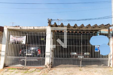 Casa à venda com 225m², 2 quartos e 3 vagasFachada