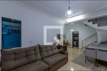 Sala de casa à venda com 3 quartos, 150m² em Minas Caixa, Belo Horizonte