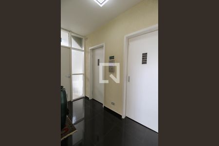 Apartamento à venda com 170m², 3 quartos e 1 vaga Apartamento à venda com 170m², 3 quartos e 1 vagaHall Privativo