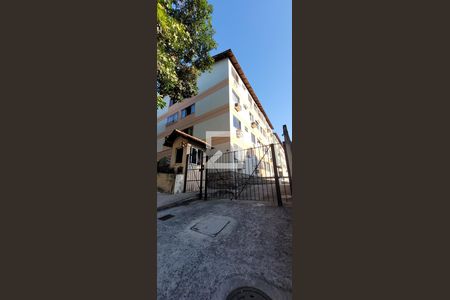 Apartamento para alugar com 130m², 2 quartos e 1 vaga Apartamento para alugar com 130m², 2 quartos e 1 vagaFachada
