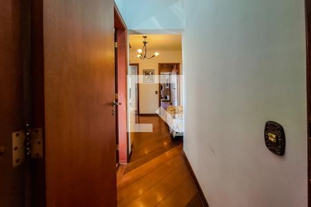 Apartamento à venda com 175m², 4 quartos e 3 vagascorredor