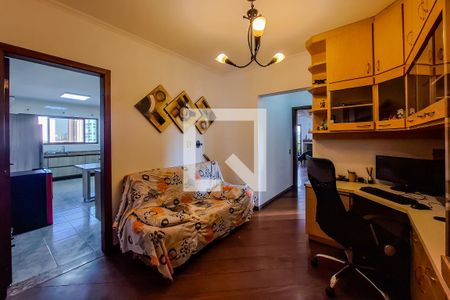 Apartamento à venda com 175m², 4 quartos e 3 vagasEscritório