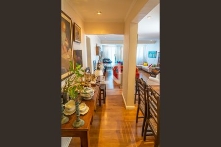 Casa à venda com 380m², 4 quartos e 4 vagasSala